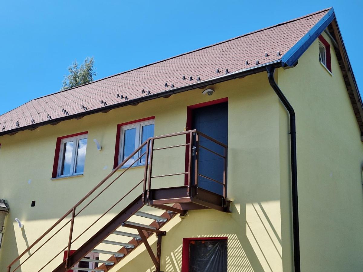 Restaurace U Matěje B&B Nove Mesto pod Smrkem Exteriér fotografie